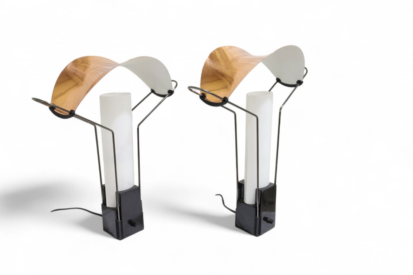 Perry King & Santiago Miranda - Palio Lamp - Pair: A pair of Palio table lamps by Perry A. King & Santiago Miranda for Arteluce Dimensions:18x19x7