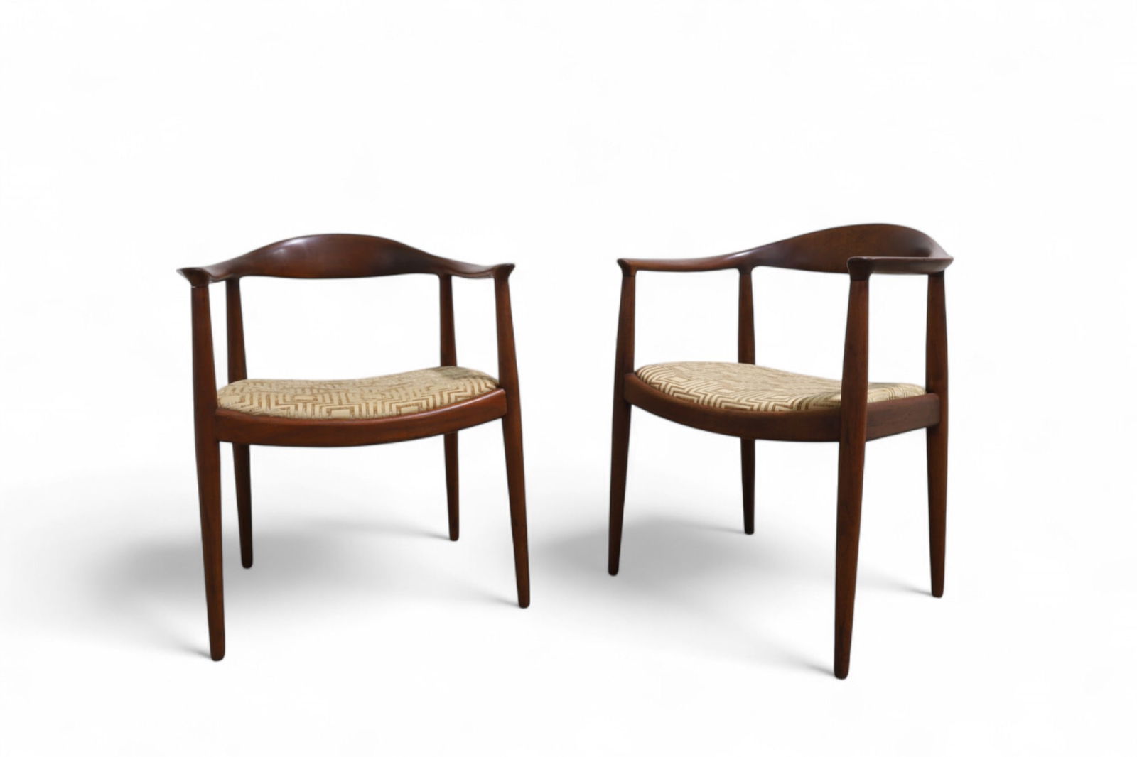 Hans Wegner "The Chair" - Pair: A pair of Hans Wegner "The Chair" for Johannes Hansen Dimensions:30x24x20