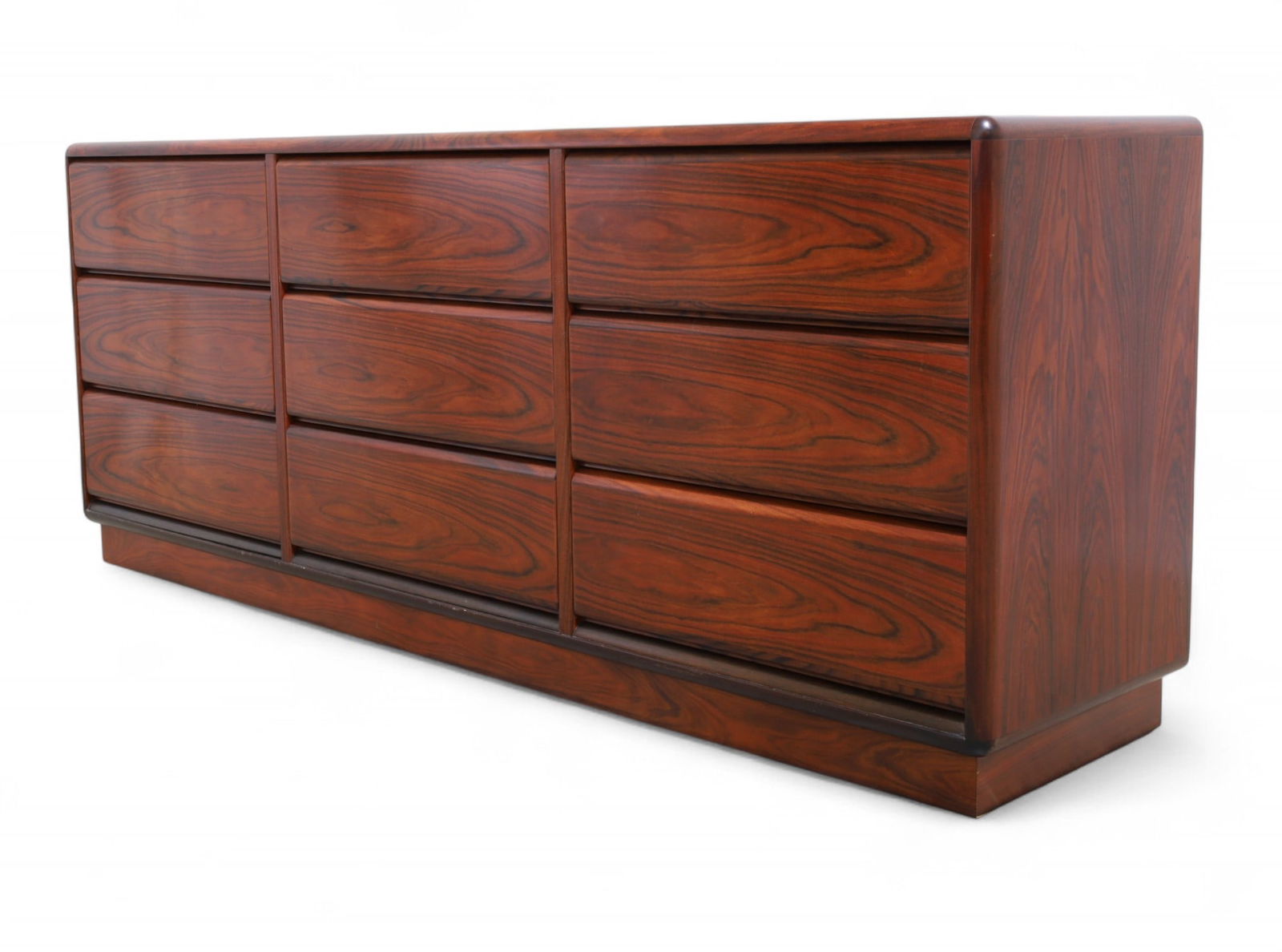 Brouer Danish Rosewood Dresser: A Brouer Mobil Fabrik Denmark mid century modern rosewood 9 drawer dresser Dimensions:30x75x18