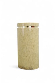 Enrique Garcel Pedestal