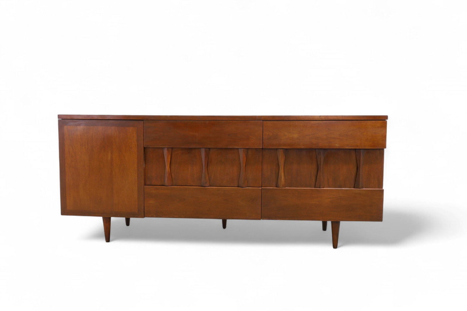 Merton Gershun Long Dresser: A Merton Gershun for American of Martinsville long dresser with sculpted pulls Dimensions:31x34x17.5