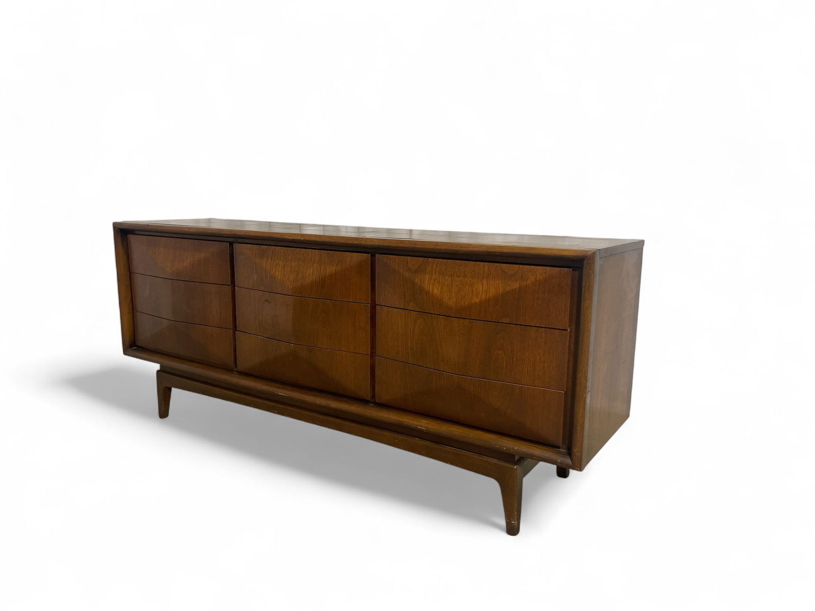 United Diamond Front Walnut 9-Drawer Long Dresser (1 of 19)