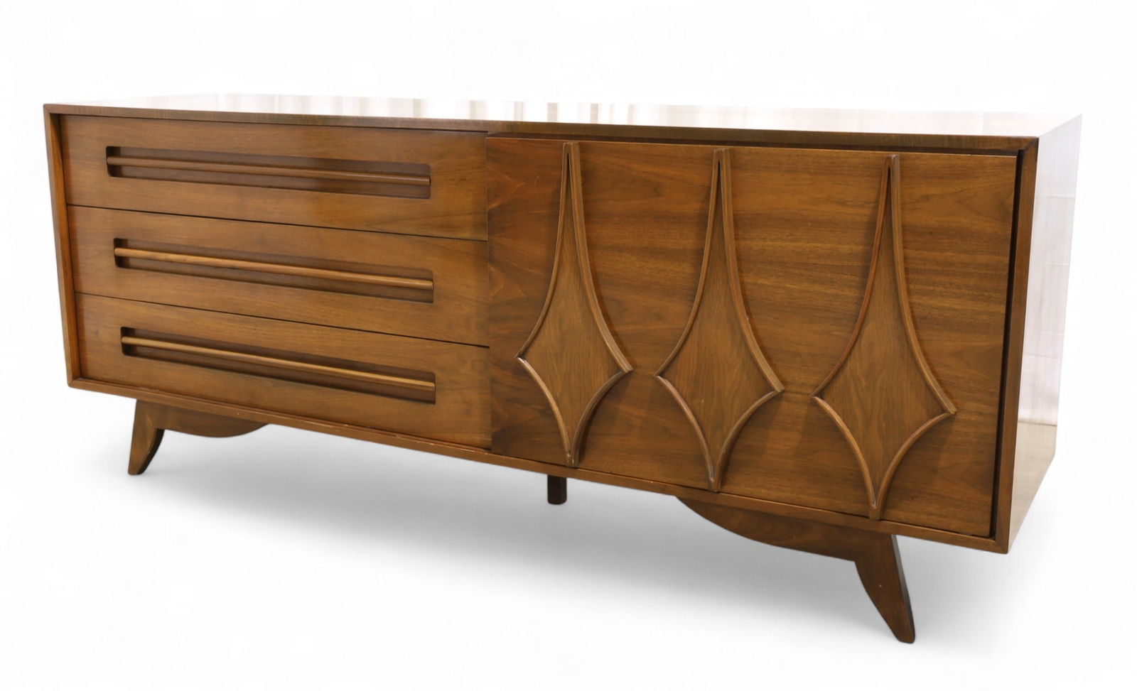 Young Manufacturing Co. Long Dresser (1 of 14)