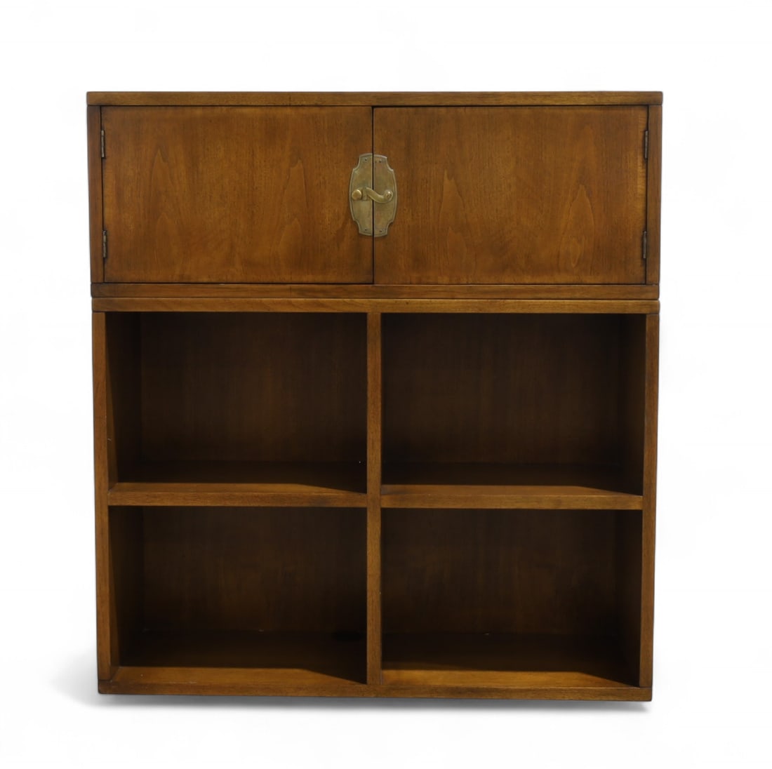 Matercraft Bookcase: A Mastercraft bookcase with cabinet on top and 4 cubbies