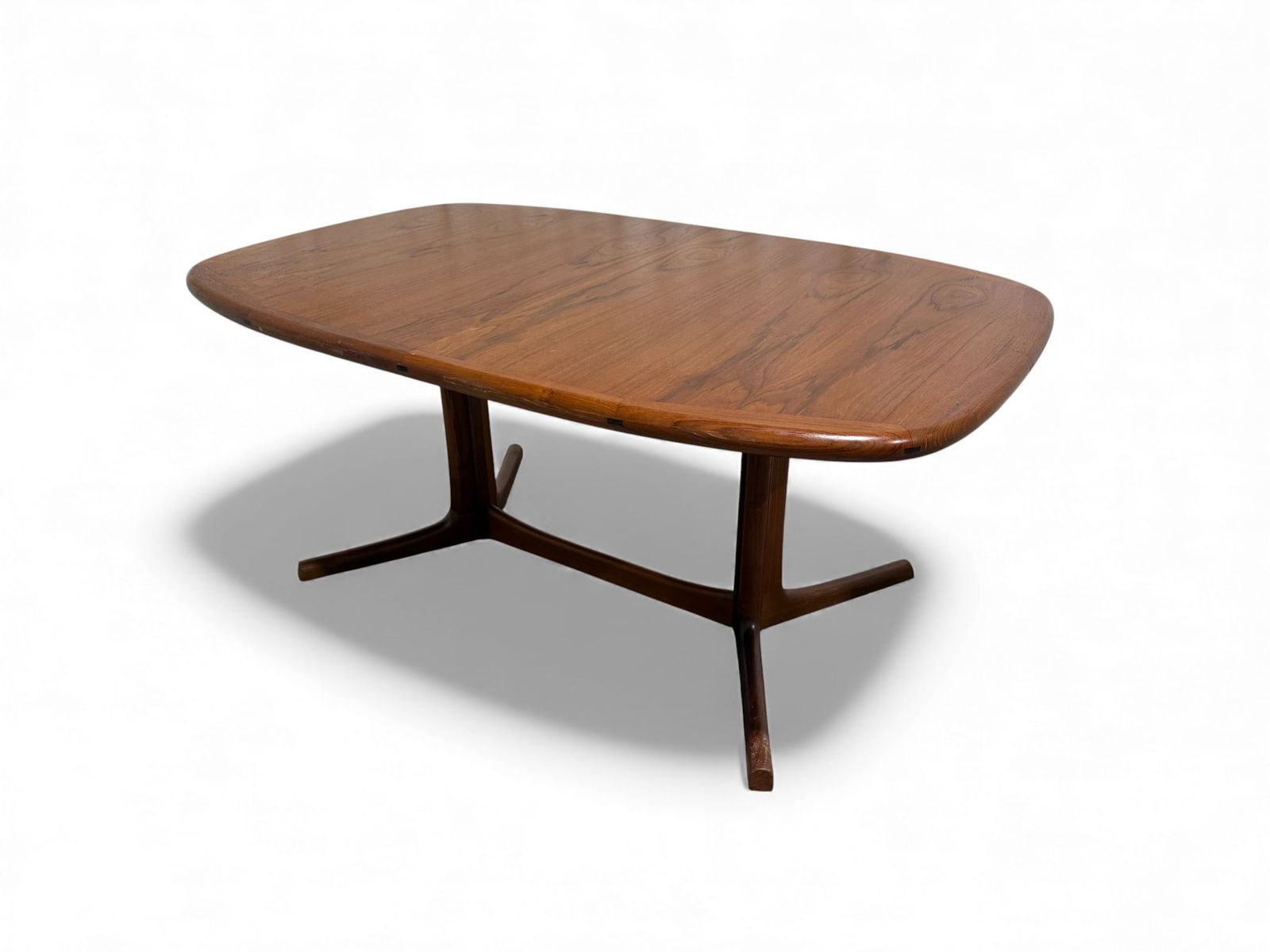 Dyrlund Denmark Dining Table (1 of 18)