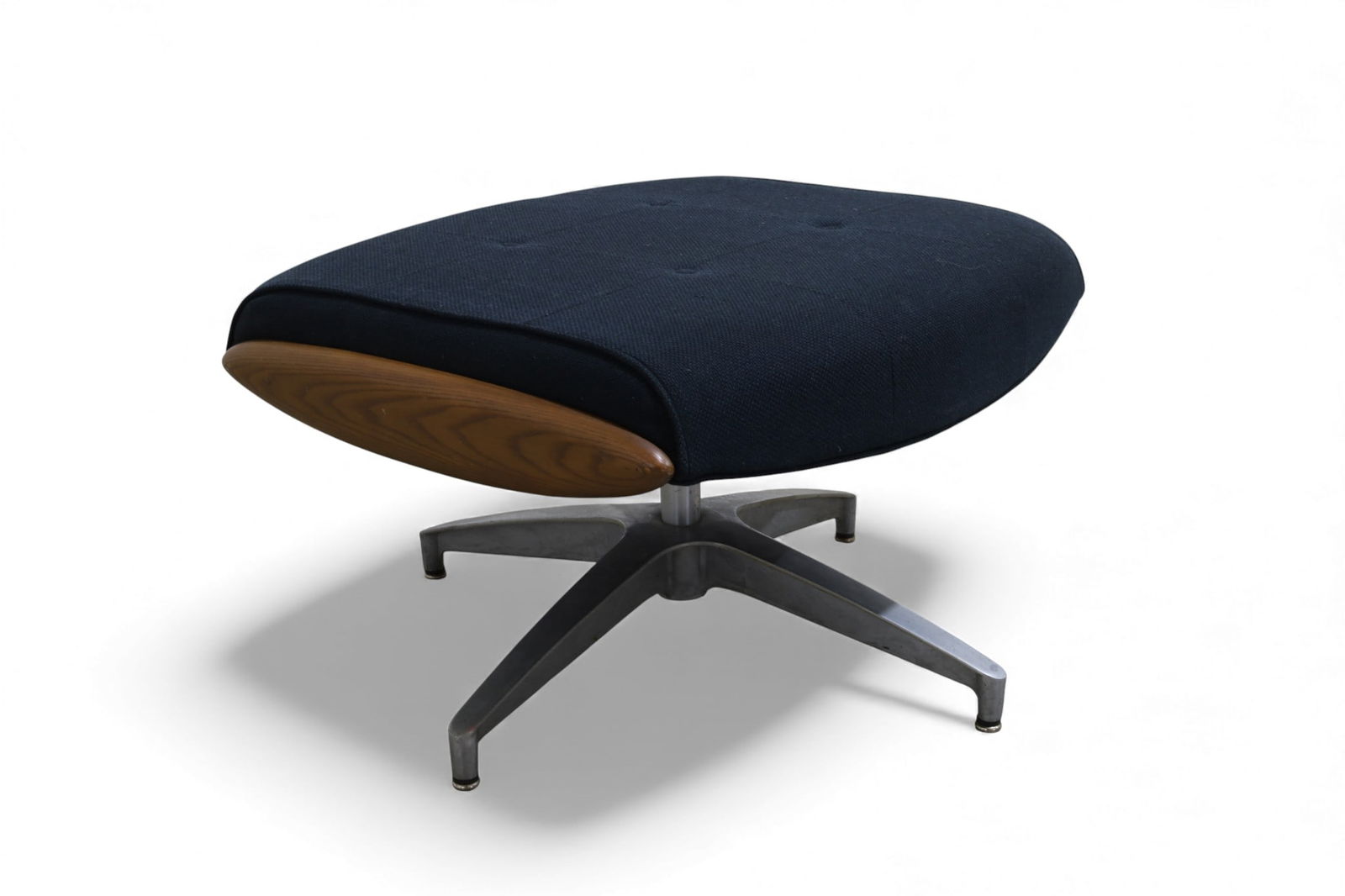 Heywood Wakefield Ottoman: A signed Heywood Wakefield ottoman with walnut trim and chrome base