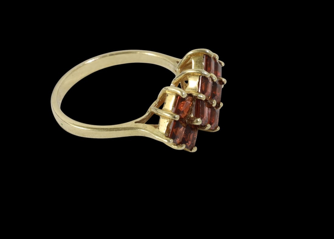 10k Yellow Gold Red Stone Ring (1 of 10)