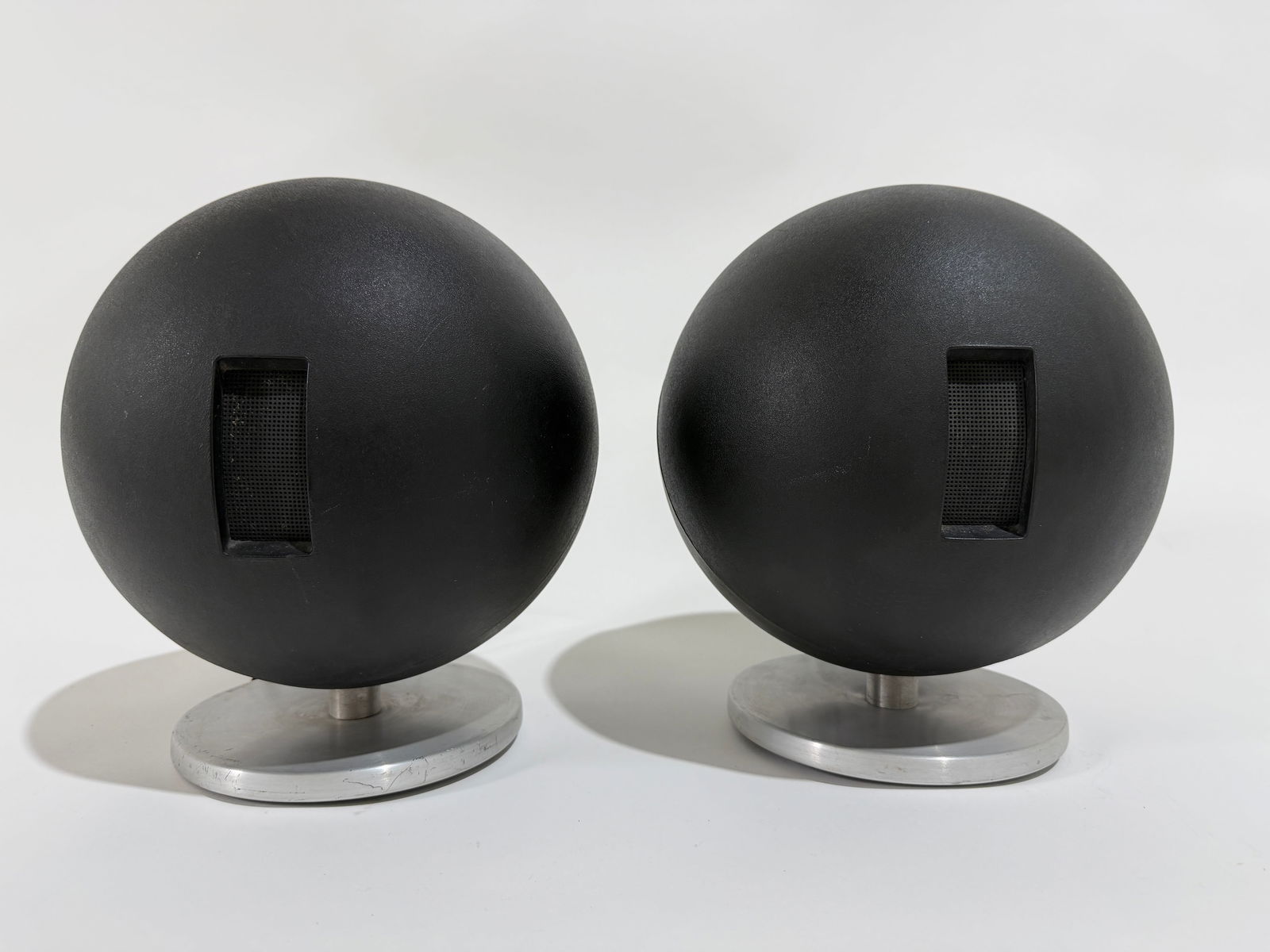 Pair of Clairtone G3 Speakers: A Pair of Vintage Clairtone G3 Speakers / "sound globes" Dimensions: H:11" W:9" D:9"