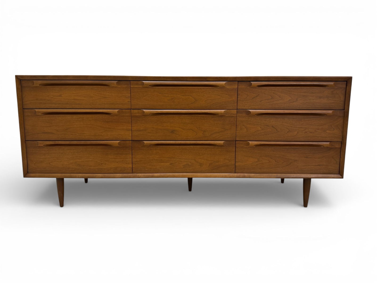 Lane 9 Drawer Long Dresser (1 of 16)