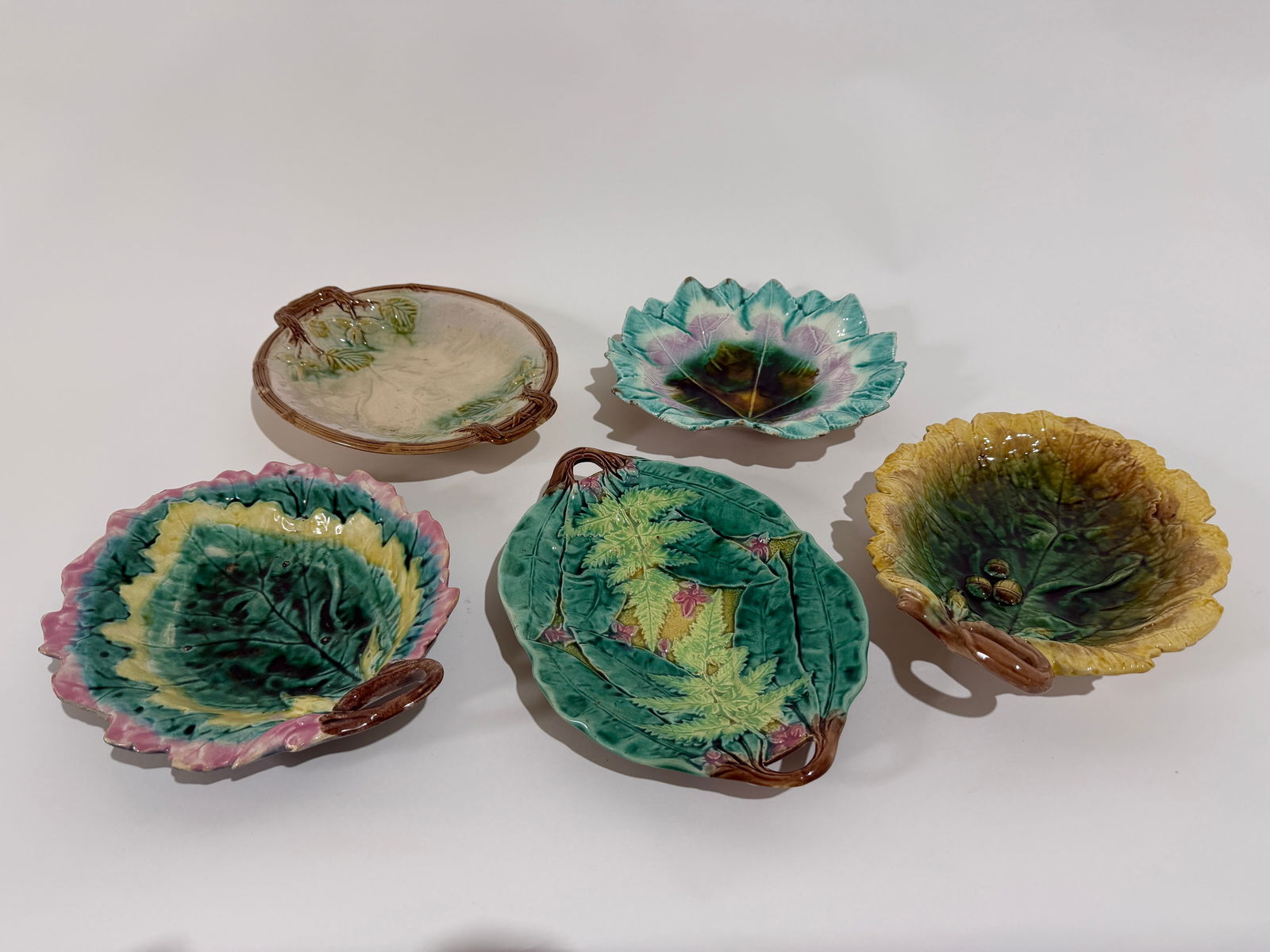 5 Vintage Majolica Leaf Platters (1 of 18)