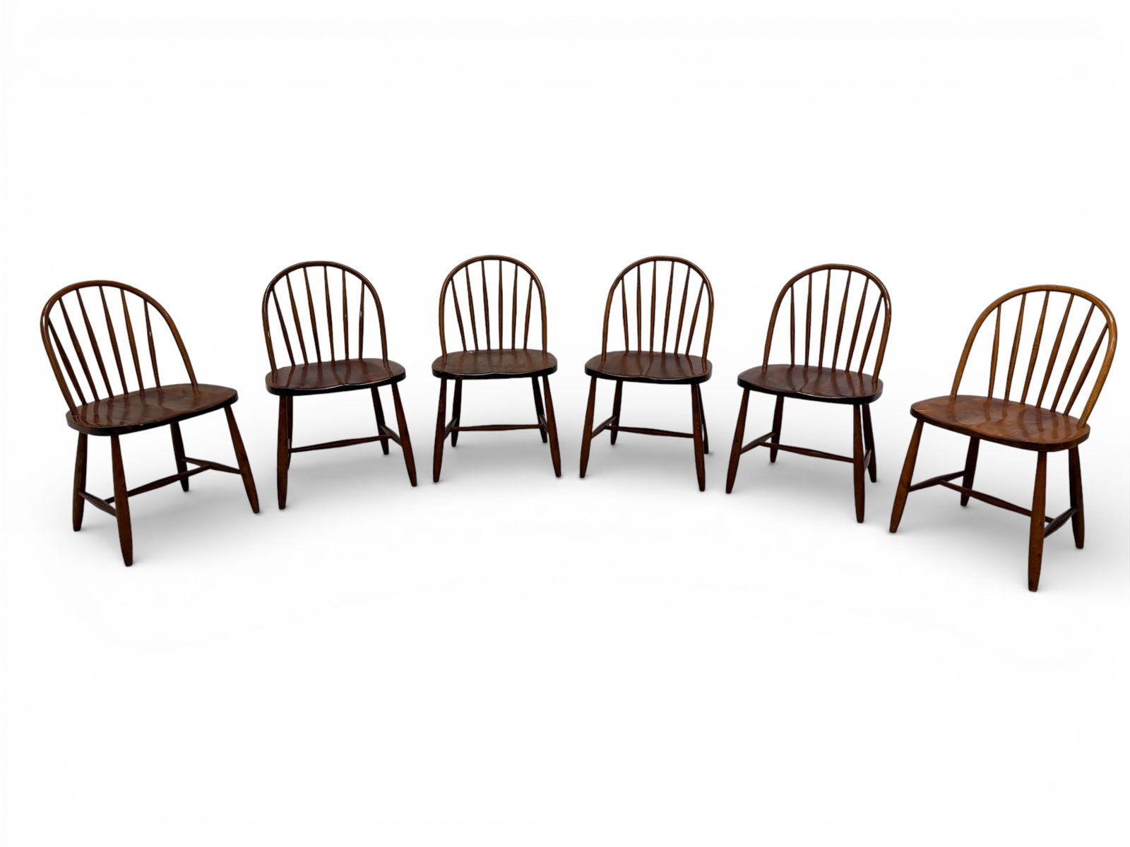 Børge Mogensen Windsor Chars - 6: Børge Mogensen (1914-1972) for Tarm - Stole og Møbelfabrik for FDB. Denmark, c. 1945. Set of six Scandinavian modern Windsor style J 3 Model dining chairs. Solid stained beech, turned legs,