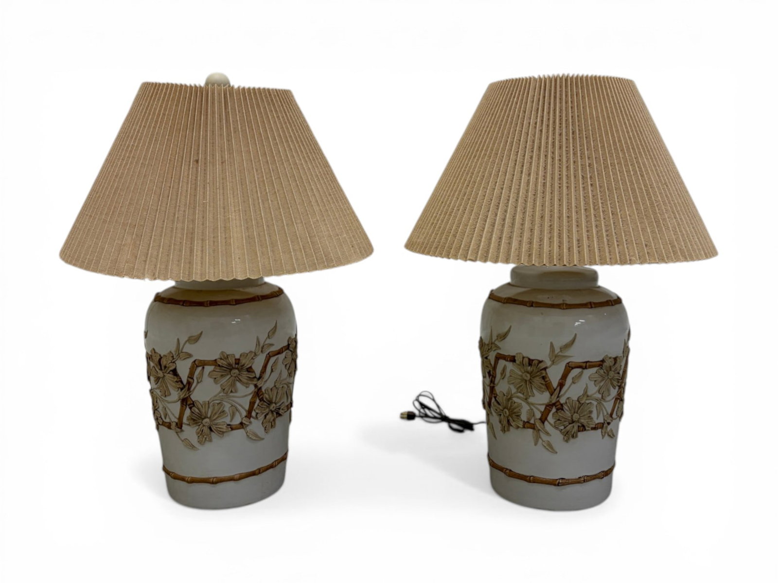 Pair of Chinoiserie Porcelain Table Lamps (1 of 7)
