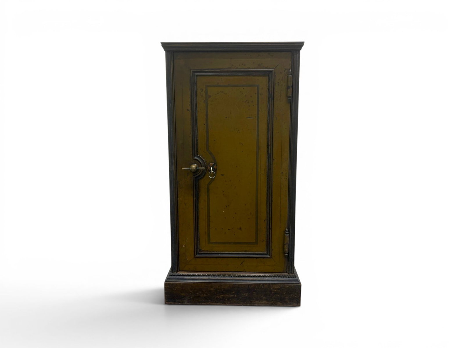 Cast Iron Safe: Cast iron safe. With 2 keys. Unmarked. dimensions: H: 32.5" W: 16.75" D: 21.375.