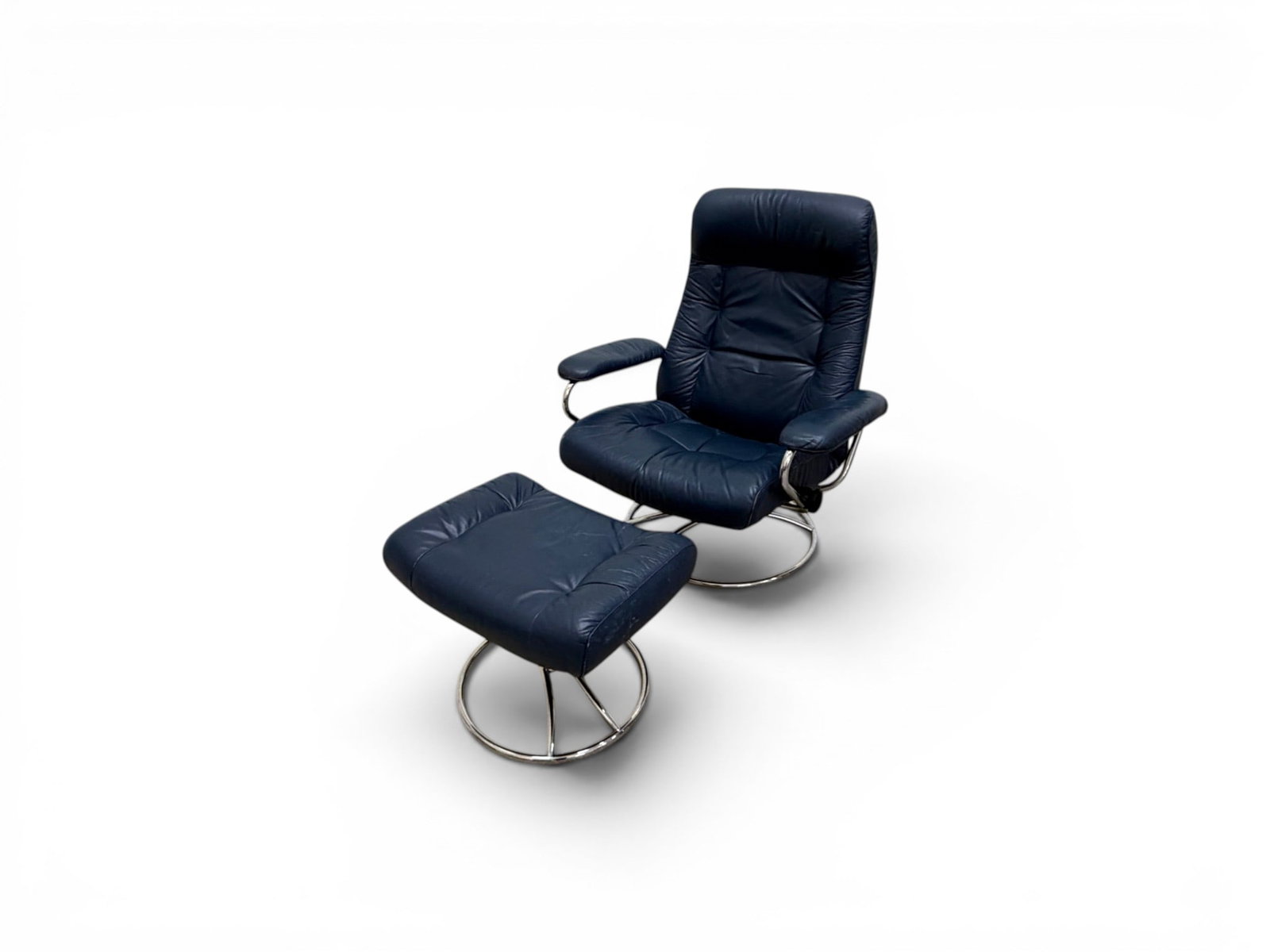 Ekornes Stressless Lounge Chair & Ottoman (1 of 14)