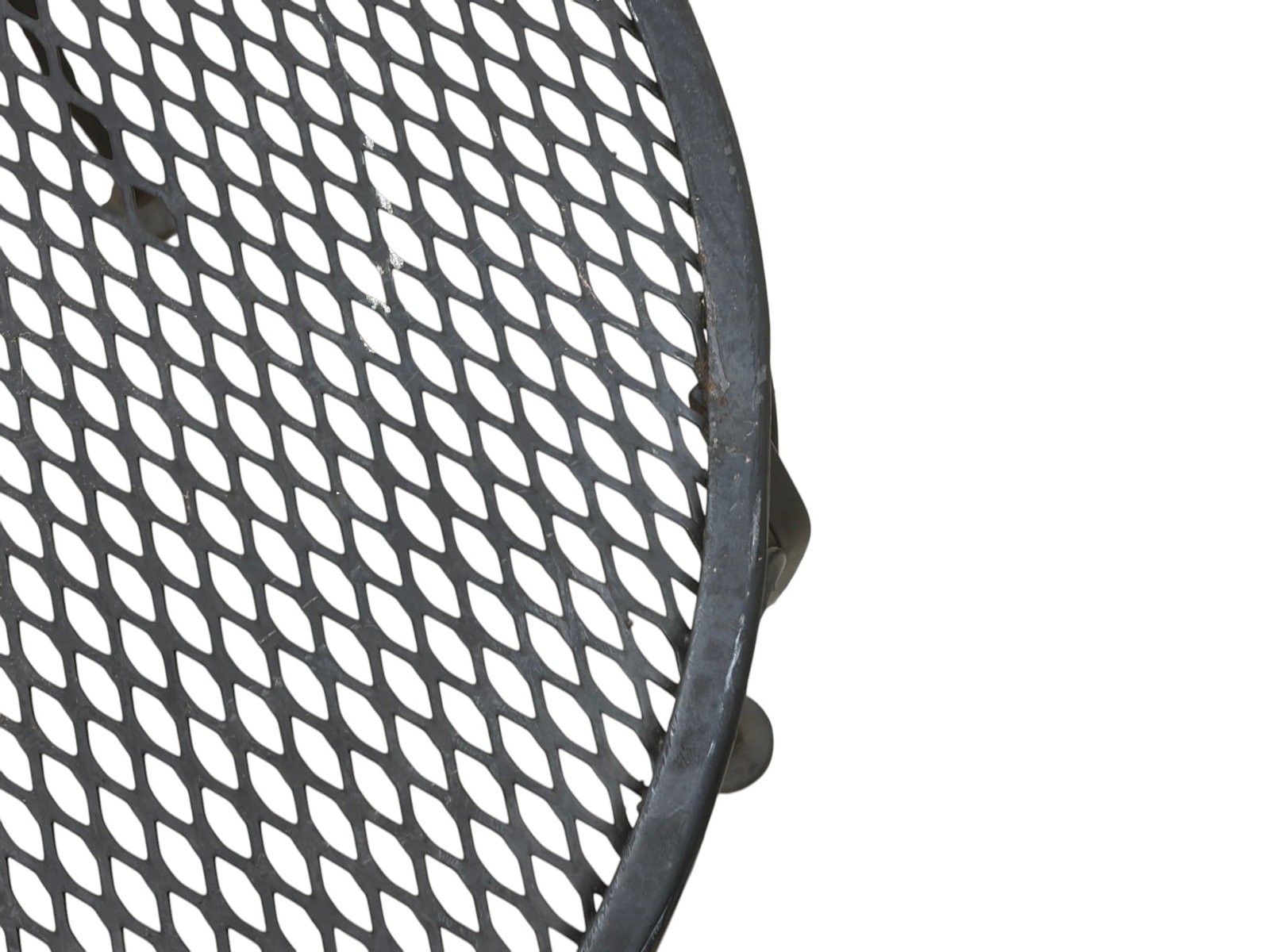 Woodard Round Side Table - 7