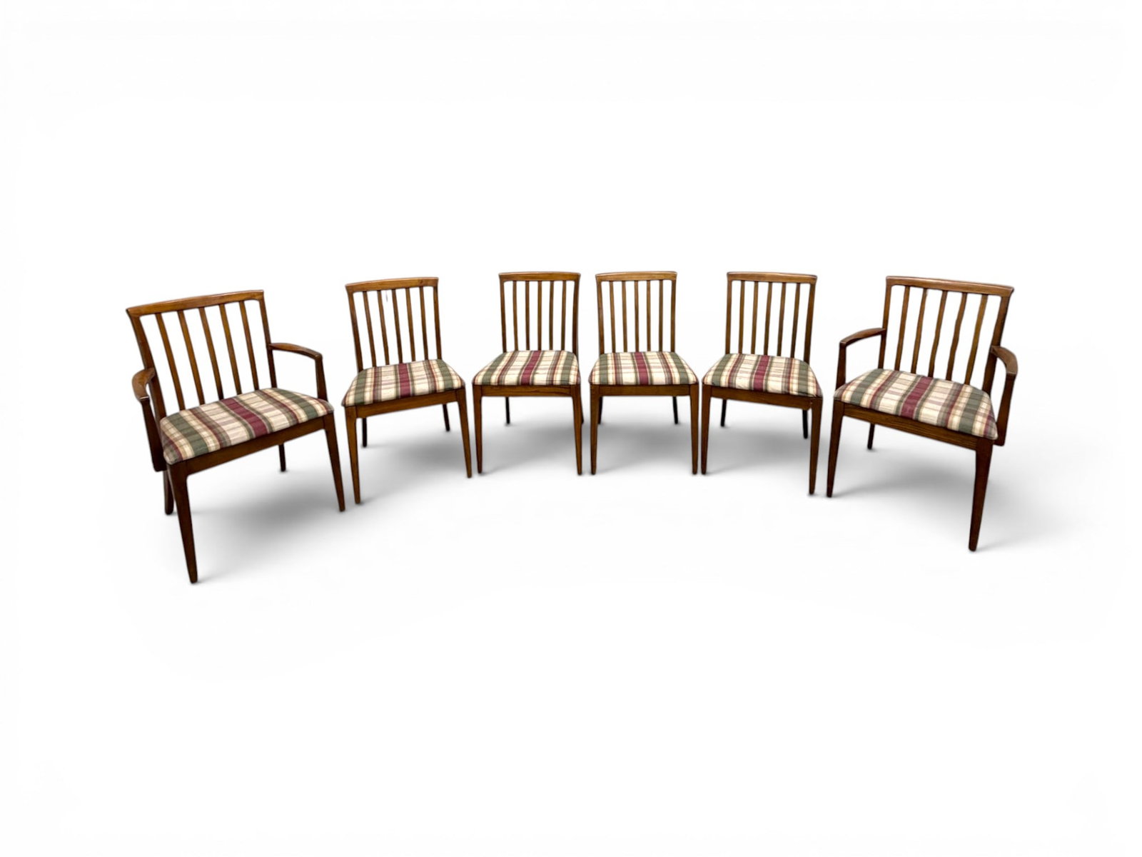 6 Bernhardt Style Dining Chairs: Set of 6 Bernhardt style dining chairs. 2 armchairs and 4 side chairs. Unmarked. Armchair dimensions: H: 34" W: 22.5" D: 24.25", seat height 18" Side chair dimensions: H: 33.25" W: 17.25" D: 19.5",sea