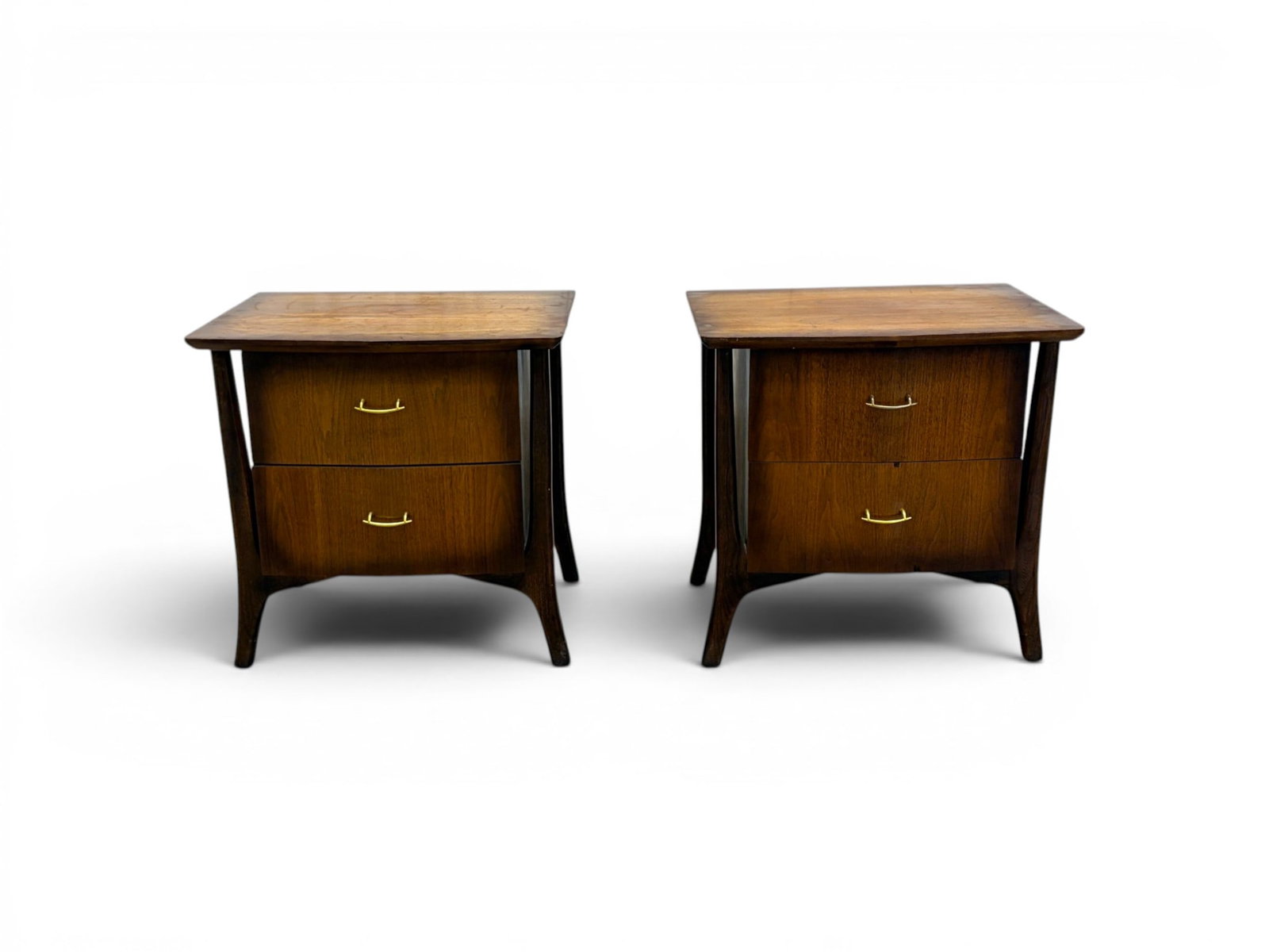 Pair Unagusta Nightstands in the Style of Hein: Pair Unaugusta modern walnut nightstands in the style of Piet Hein. Dimensions: H:25.875" W: 26" D: 18"