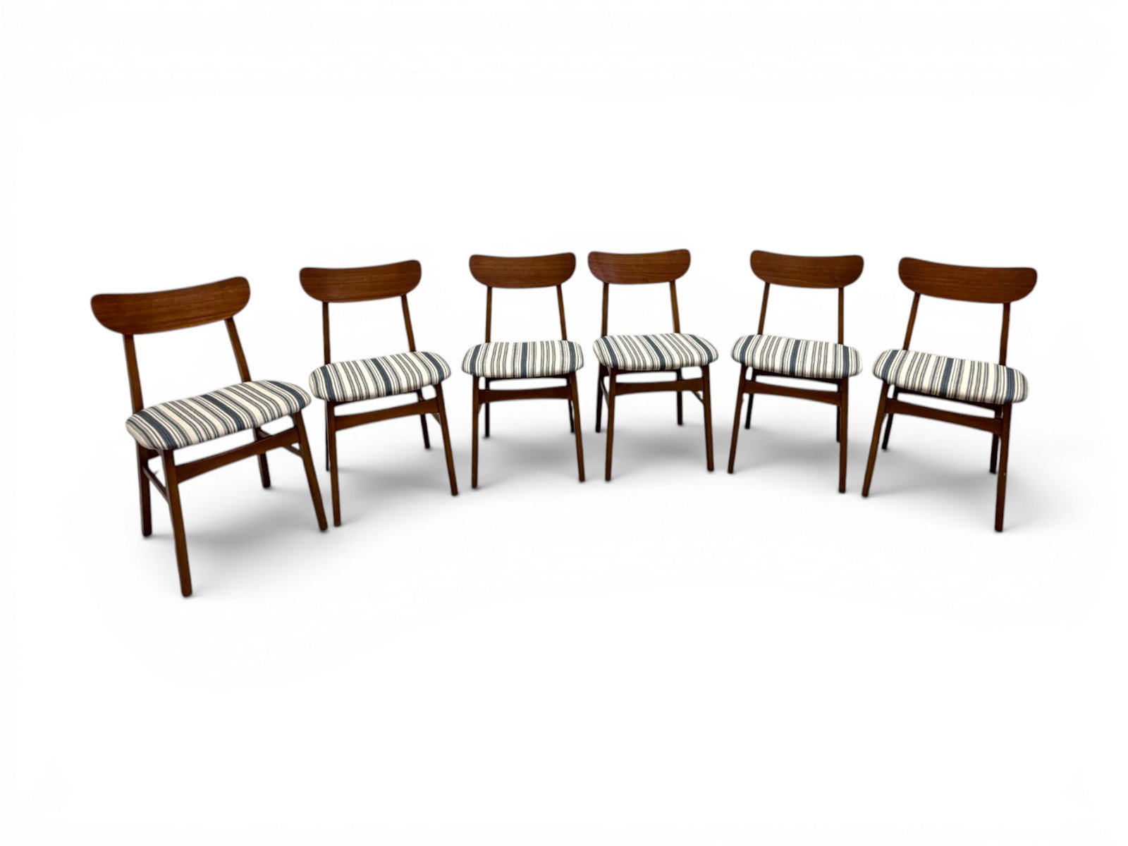 6 Danish Modern Dining Chairs: Set of 6 Danish modern teak dining chairs. Unmarked. Dimensions: H: 32" W: 18.5" D: 19.5", seat height 18.5"