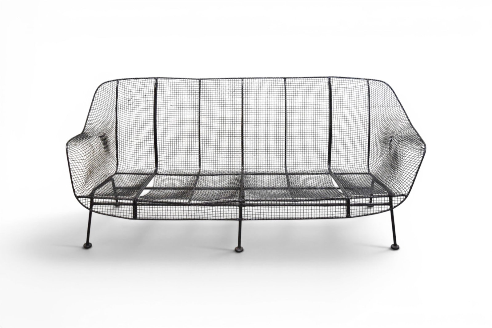 Woodard Sculptura Sofa (1 of 9)