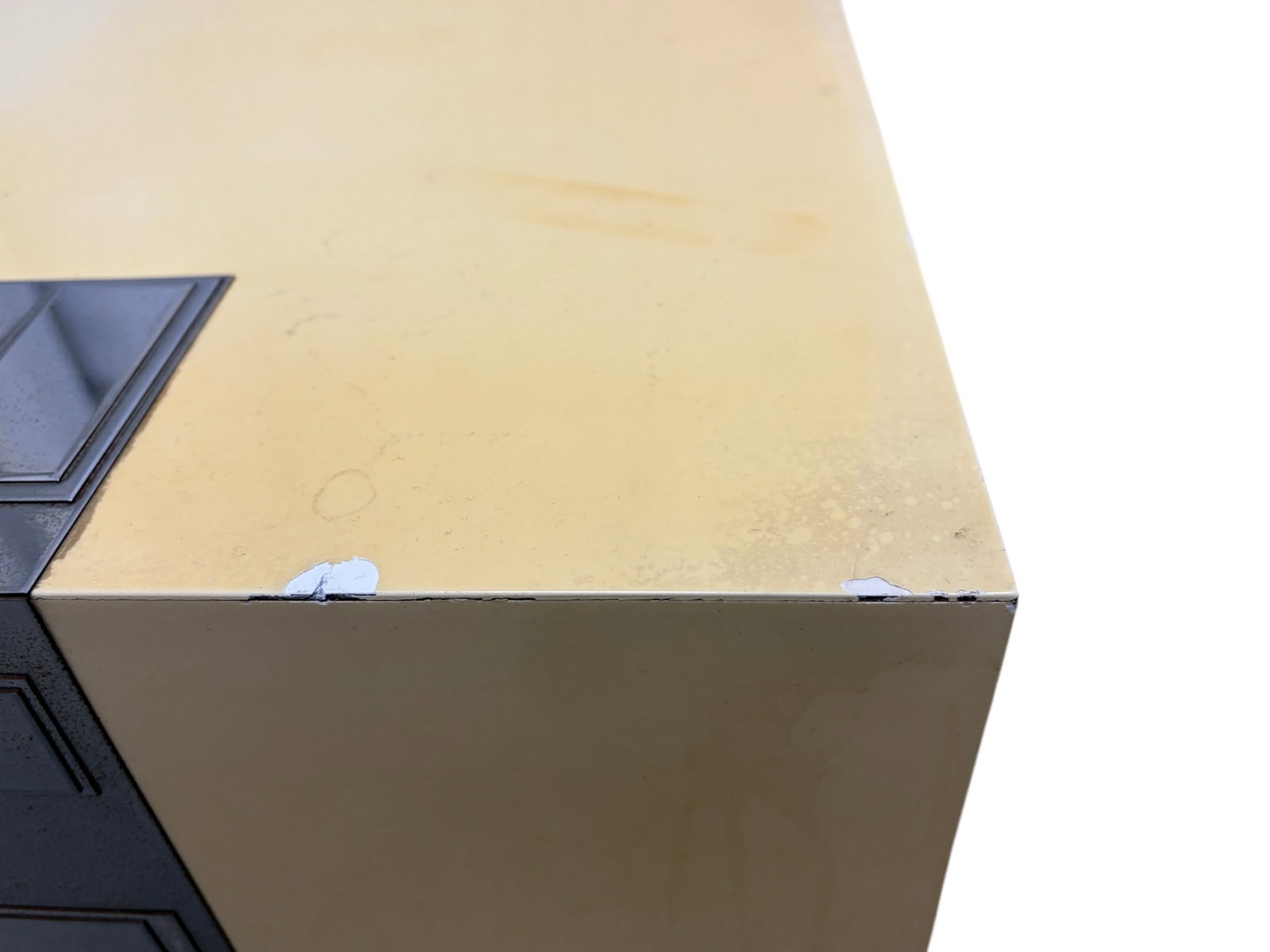 Cityscape & Lacquer Floating Table - 10
