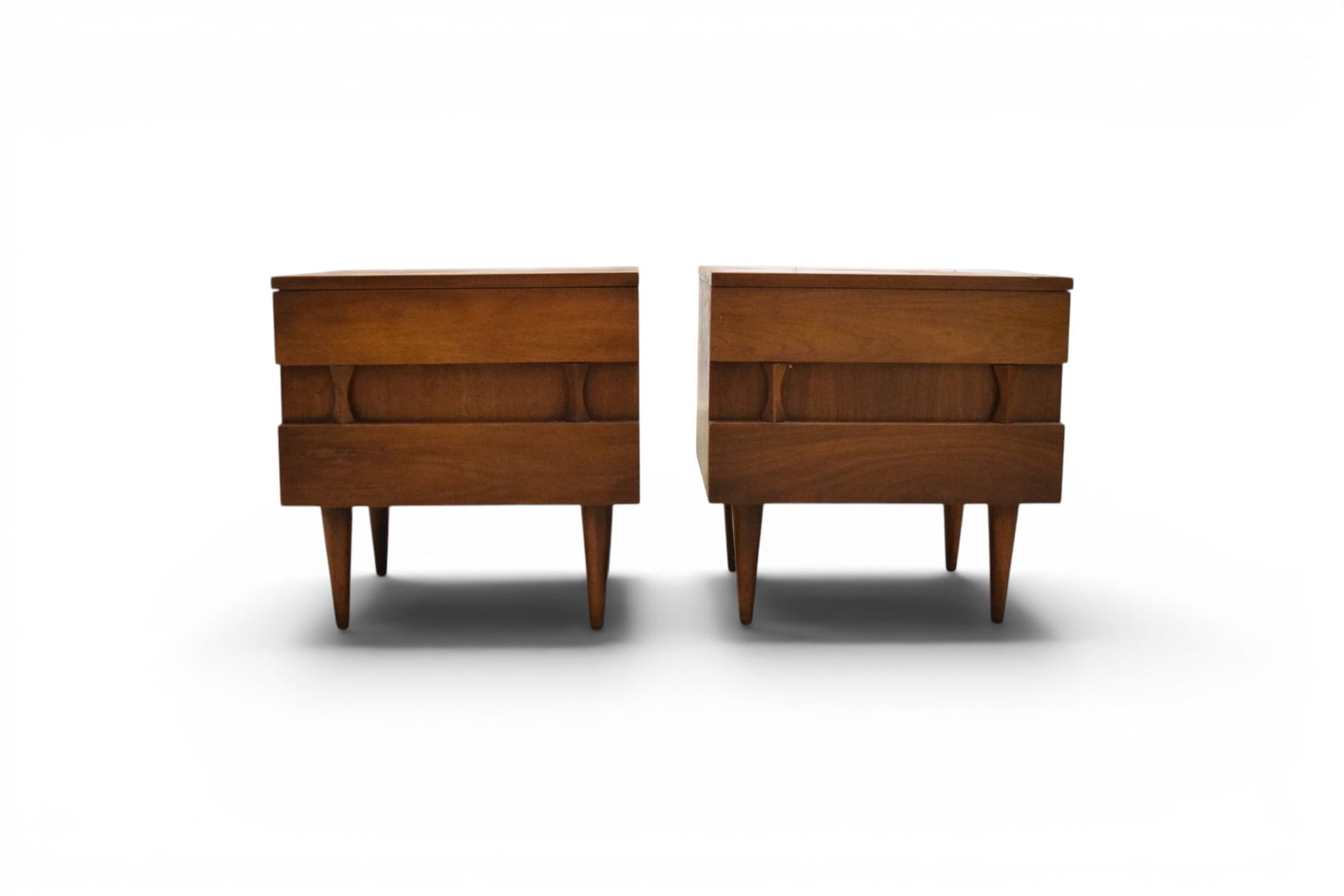 Pair of American of Martinsville Nightstands (1 of 12)