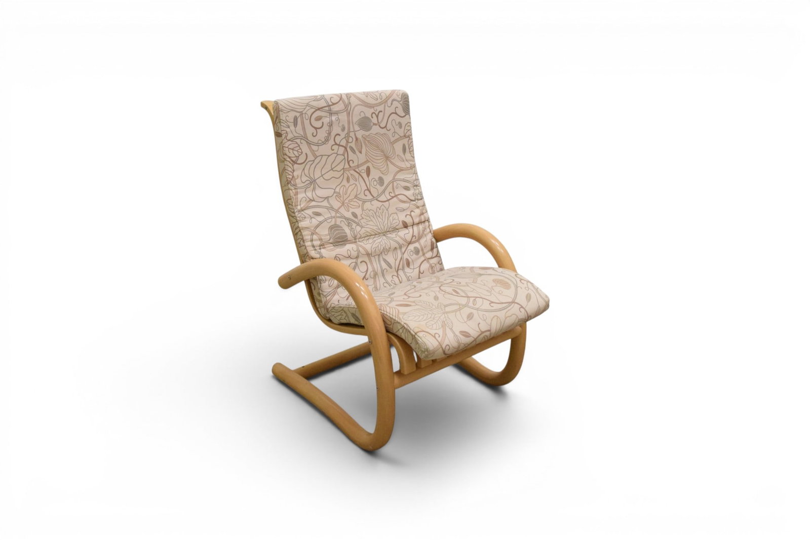 Danish Style Bentwood Lounge Chair: Danish style bentwood lounge chair. Unsigned. Dimensions: H: 41.5" W: 25" D: 29", seat height 18"