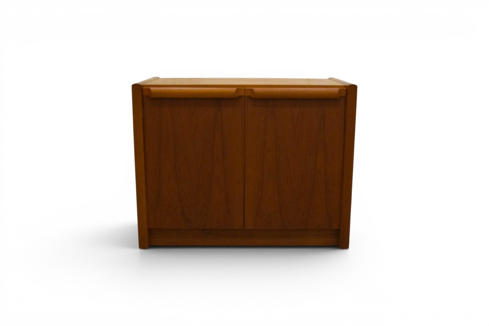 Vinde Mobelfabrik Danish Teak Cabinet (1 of 9)