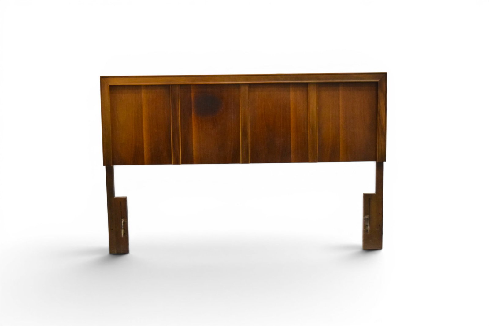 Mid-Century Modern Full Size Headboard: Mid-century modern full size headboard. Unmarked. Dimensions: H: 38.5" W: 60" D: 2.5"
