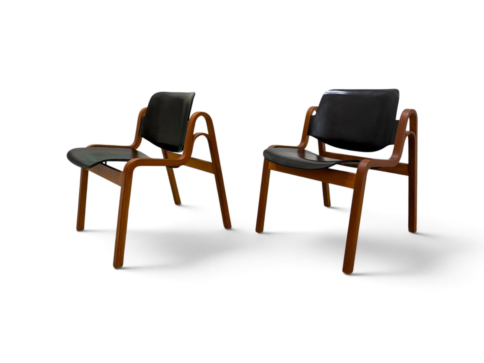 Pair Ilmari Tapiovaara Wilhelmina Chairs (1 of 15)
