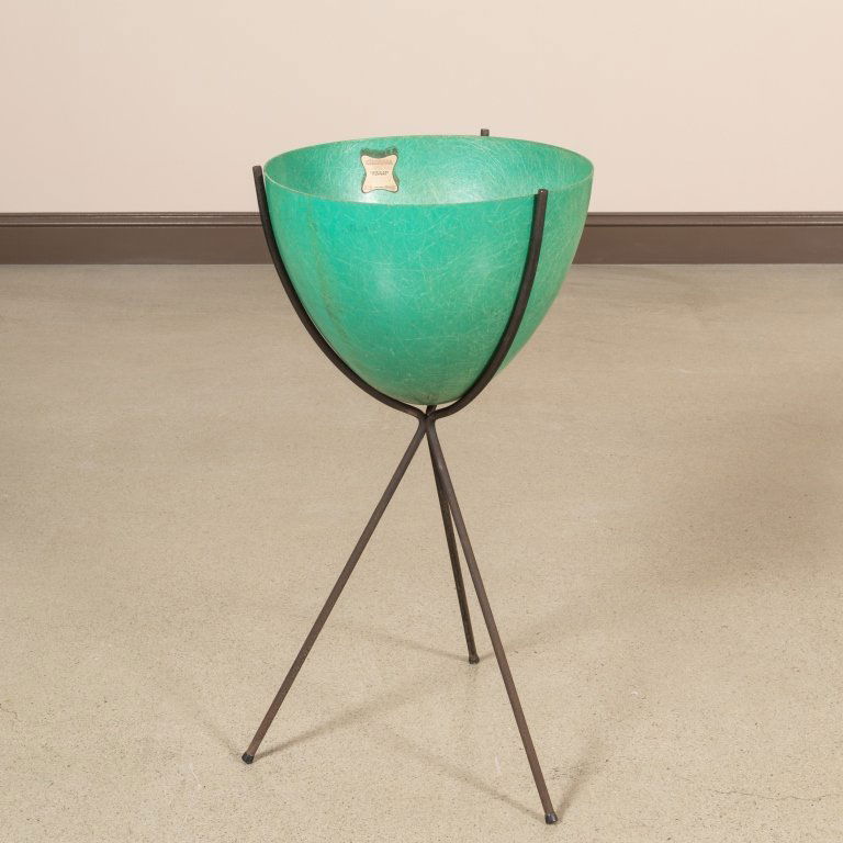 Mid Century Iron and Fiberglass Planter by Kimball (1 of 3)