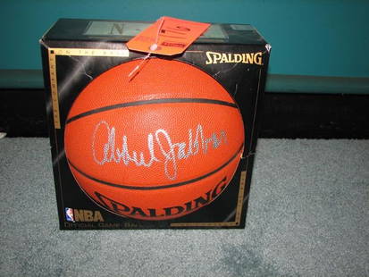 Kareem Abdul Jabar autographed Spalding basketball: Kareem Abdul Jabar autographed Spalding basketball