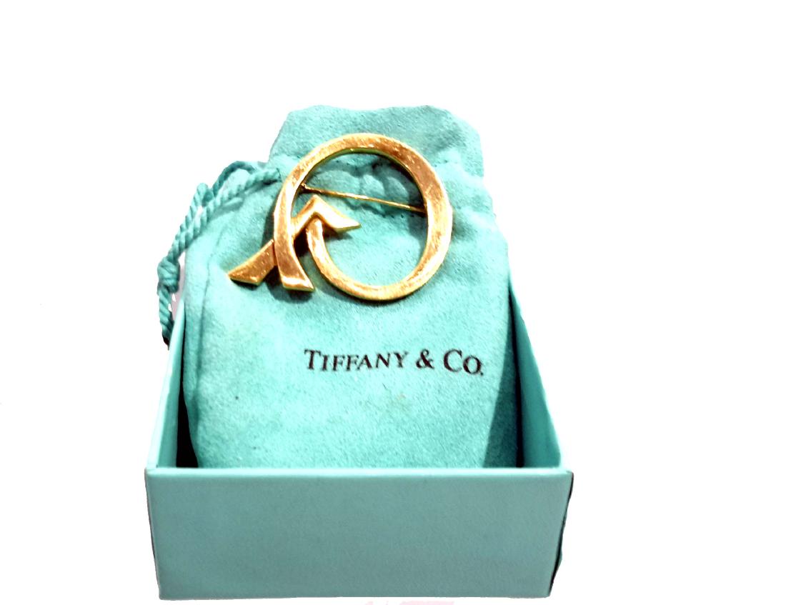 Vintage Rare Tiffany& Co. Paloma Picasso 18K Gold: Vintage Rare Tiffany& Co. Paloma Picasso 18K Gold Brooch. 18K (750) Solid yellow gold. Measures 1.75" Wide. weighs 22.3 Grams.