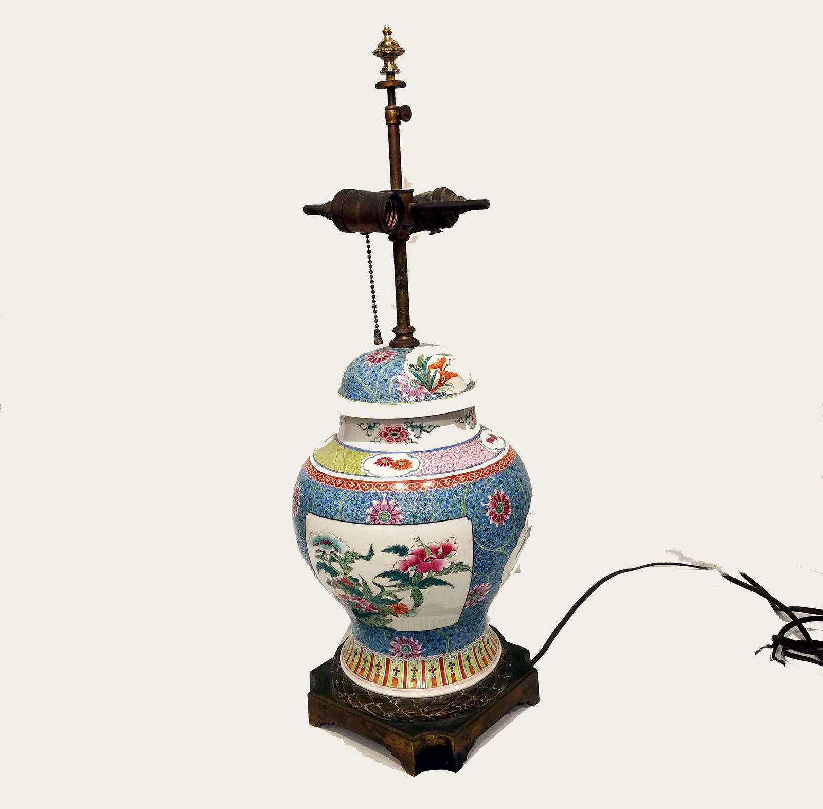 Chinese Porcelain Ginger Jar Lamp 19C. (1 of 9)