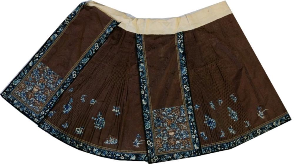 Mang Qun or apron skirt (1 of 2)