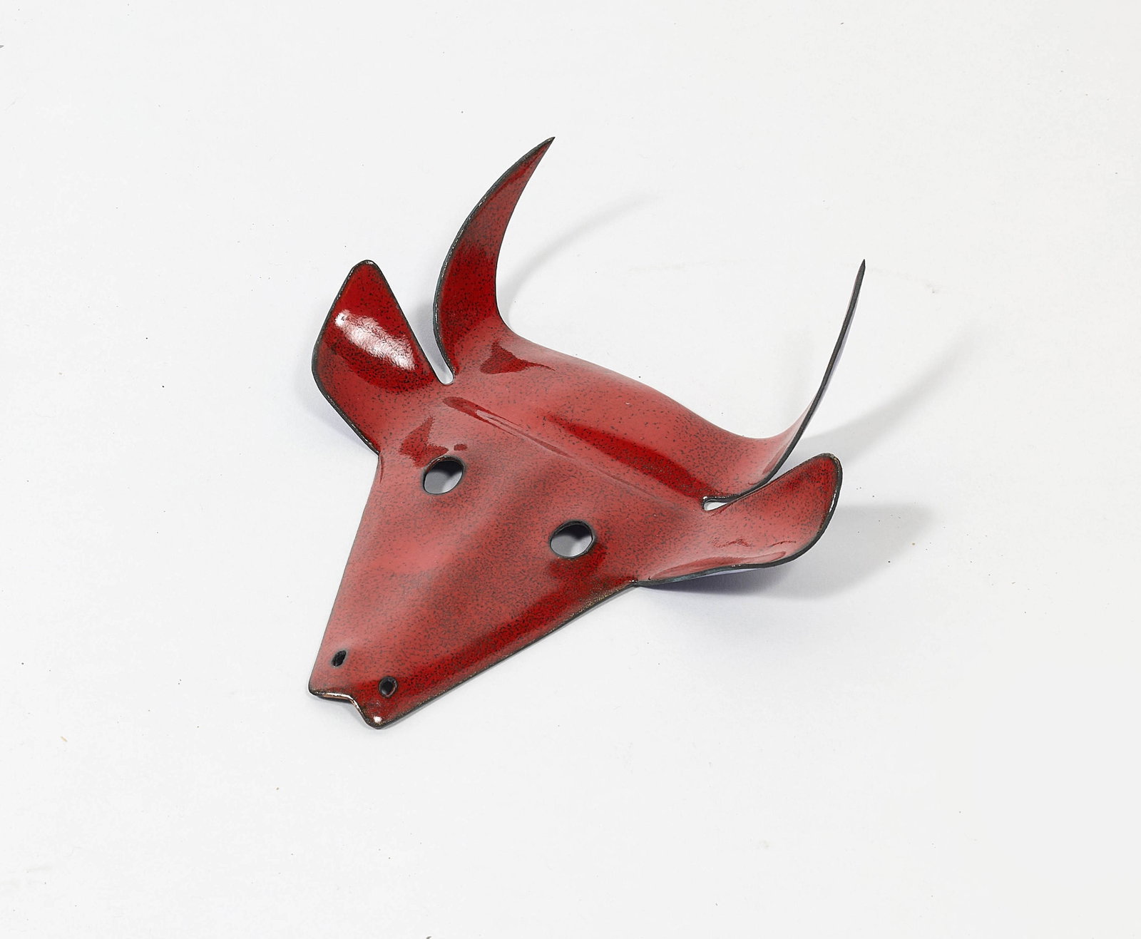 Gio PONTI & Paolo DE POLI: Gio PONTI & Paolo DE POLI (1891-1979 & 1905-1996) « Tête de taureau » – circa 1950 Émail sur cuivre Signature de l’atelier «de Poli» 21 × 17 cm Provenanc