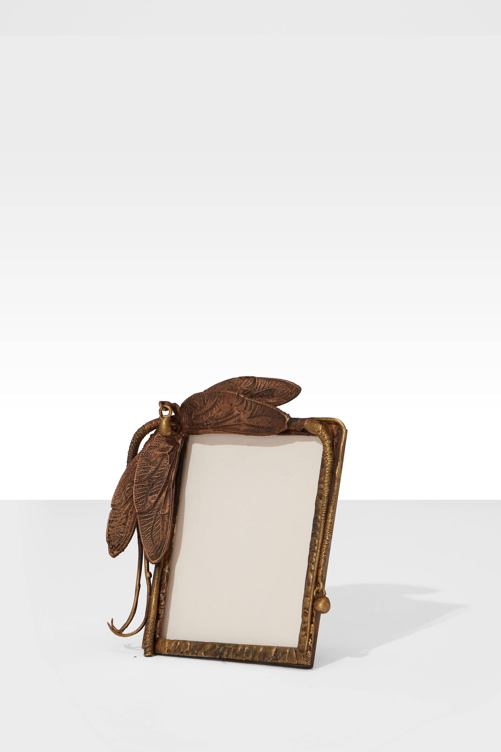 Claude LALANNE: Claude LALANNE (1925-2019) Cadre-photo (petit modèle) « Libellule » – 1988 Bronze à patine dorée Édition Artcurial Signé «Cl. Lalanne»,