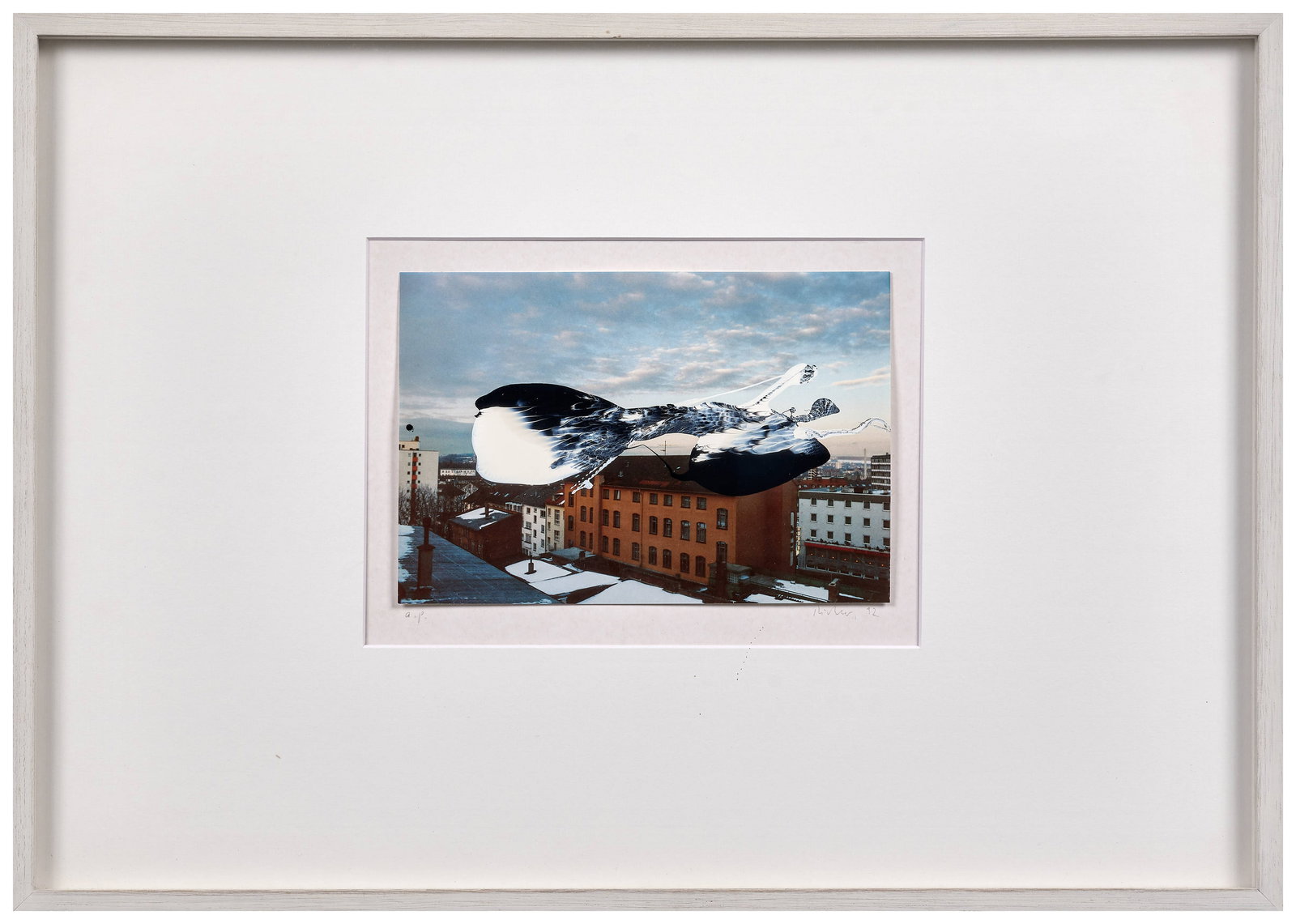 Gerhard RICHTER: Gerhard RICHTER Kassel - 1992 Impression offset, vernie et repeinte par l'artiste à la laque noire et blanche montée sur carton Signée, datée et justifiée "a.p" au crayon sur