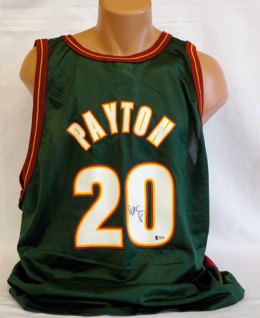 Gary Payton Autographed Sonics Jersey Beckett COA (1 of 3)