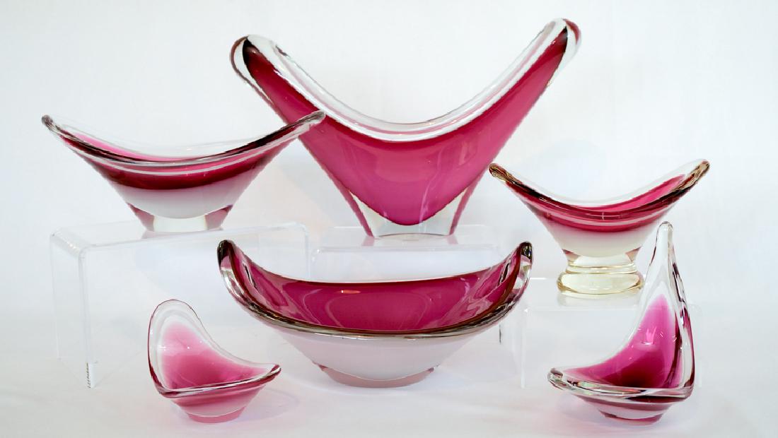 Paul Kedelv Flygsfors Coquille Glass, Six Pieces: Paul Kedelv Flygsfors Coquille Glass. Measure from 3" x 3" x 4.25", 4.5" x 7" x 9.75 to 7.25" x 12.5" x 3.5". All are in excellent condition with no chips, cracks or repairs. We ship most items in hou