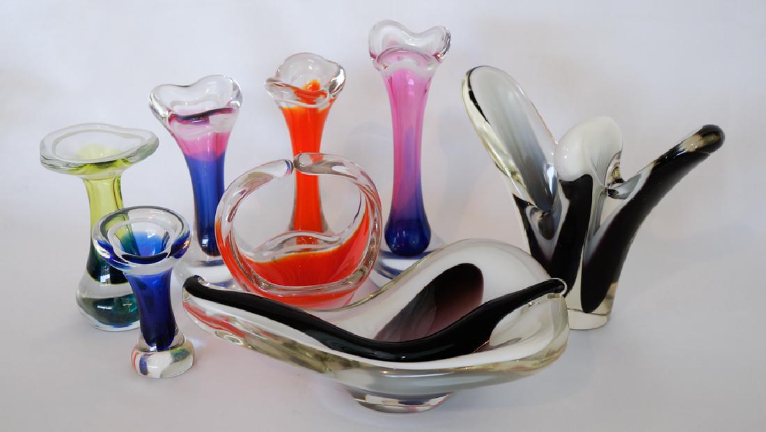 Paul Kedelv Flysfors Coquille Glass, Eight Pieces: Paul Kedelv Flygsfors Coquille Glass. Measure 3.5" x 2" to 2.75" x 8.5" x 5.5"..All are in excellent condition with no chips, cracks or repairs. We ship most items in house. Exceptions include most fu