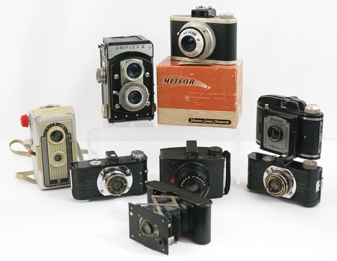 Group of Eight Vintage Cameras (1 of 9)