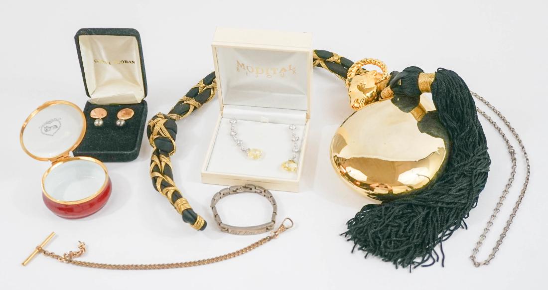 Group of Designer Jewelry: Group of designer jewelry from the collection of Pat Rypinski. We ship most items in-house with the exception of furniture, large or heavy artwork, heavier items or extremely fragile items.