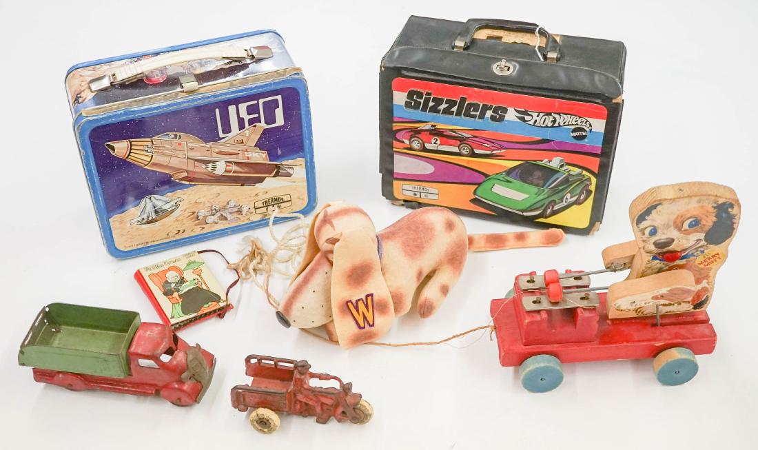 Group of Lunch Boxes and Toys (1 of 1)