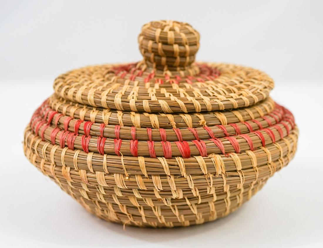 Coushatta Indian Covered Basket (1 of 4)