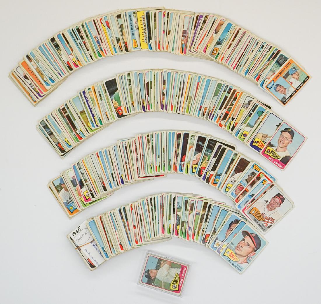 1965 Topps Baseball Cards (597) (1 of 2)