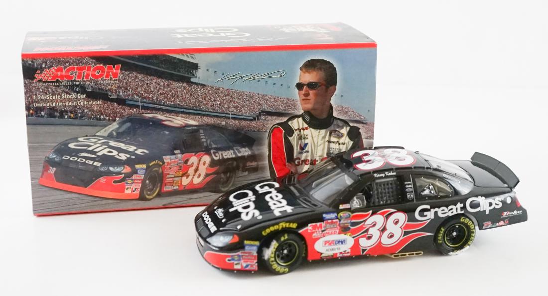 Kasey Kahne Signed 1:24 Scale Model Car PSA/DNA (1 of 3)