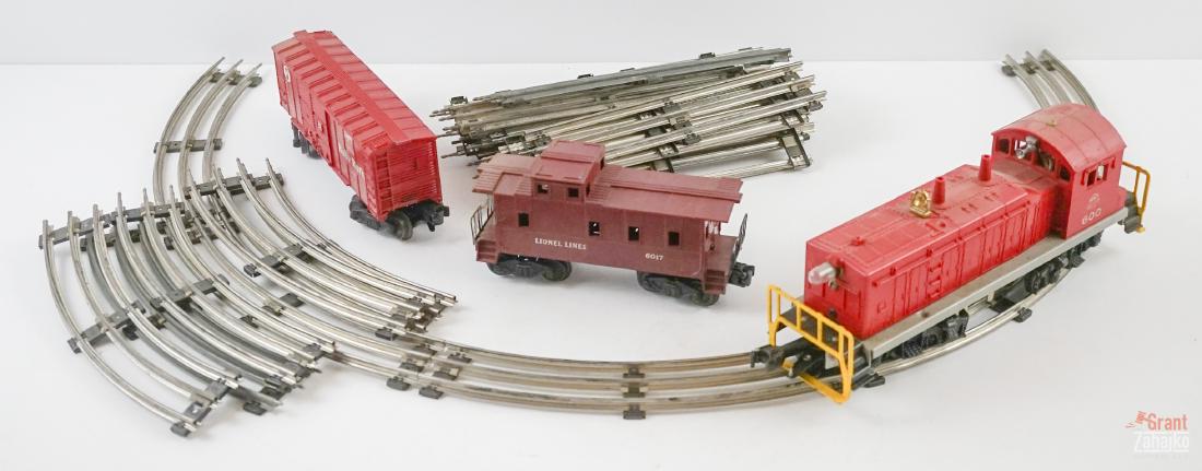 Lionel Train Set: Lionel train set. We ship most items from this auction in house and gladly combine shipping.