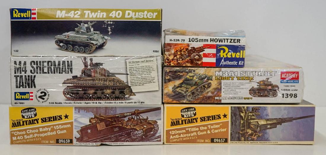 A Group of 6 Tank & Gun Model Kits: A group of six large unassembled tank and gun model kits from an estate collection. All appear to be Mint in box with all parts and unassembled. This lot is being sold as-is with no returns as we can 