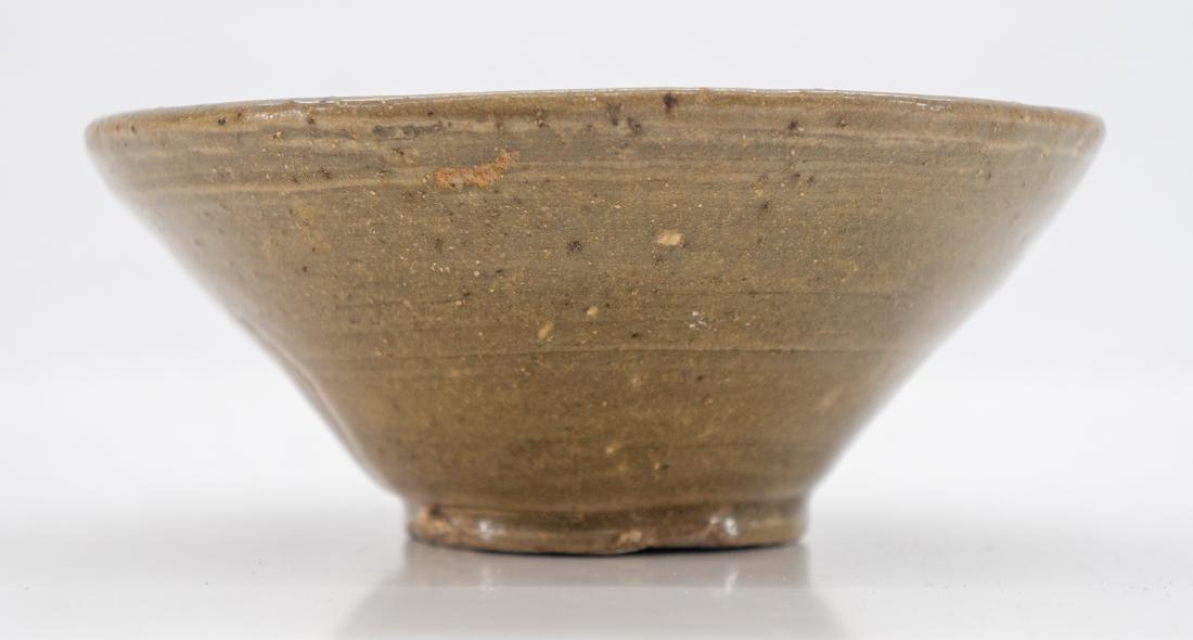Korean Buncheong Celadon Pottery Bowl: Antique Korean celadon bowl dark green glaze Koryo/Choson dynasty. Measures 2.25" x 5". Excellent condition. We ship most items in this auction in house and gladly combine shipping if possible of mult