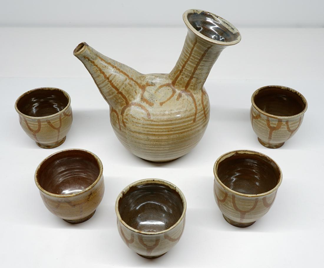 Frances Senska (1914 - 2009) Tea Set: Frances Senska (1914 - 2009) pottery tea set. Teapot measures 7.25 in. x 8 in. Cups measure 2.625 in x 3 in. Excellent condition. No chips, cracks or repairs. If lot is absent of a condition report a